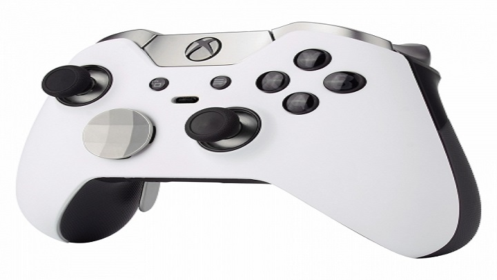 Xbox Elite Controller به رنگ سفید عرضه می‌شود.