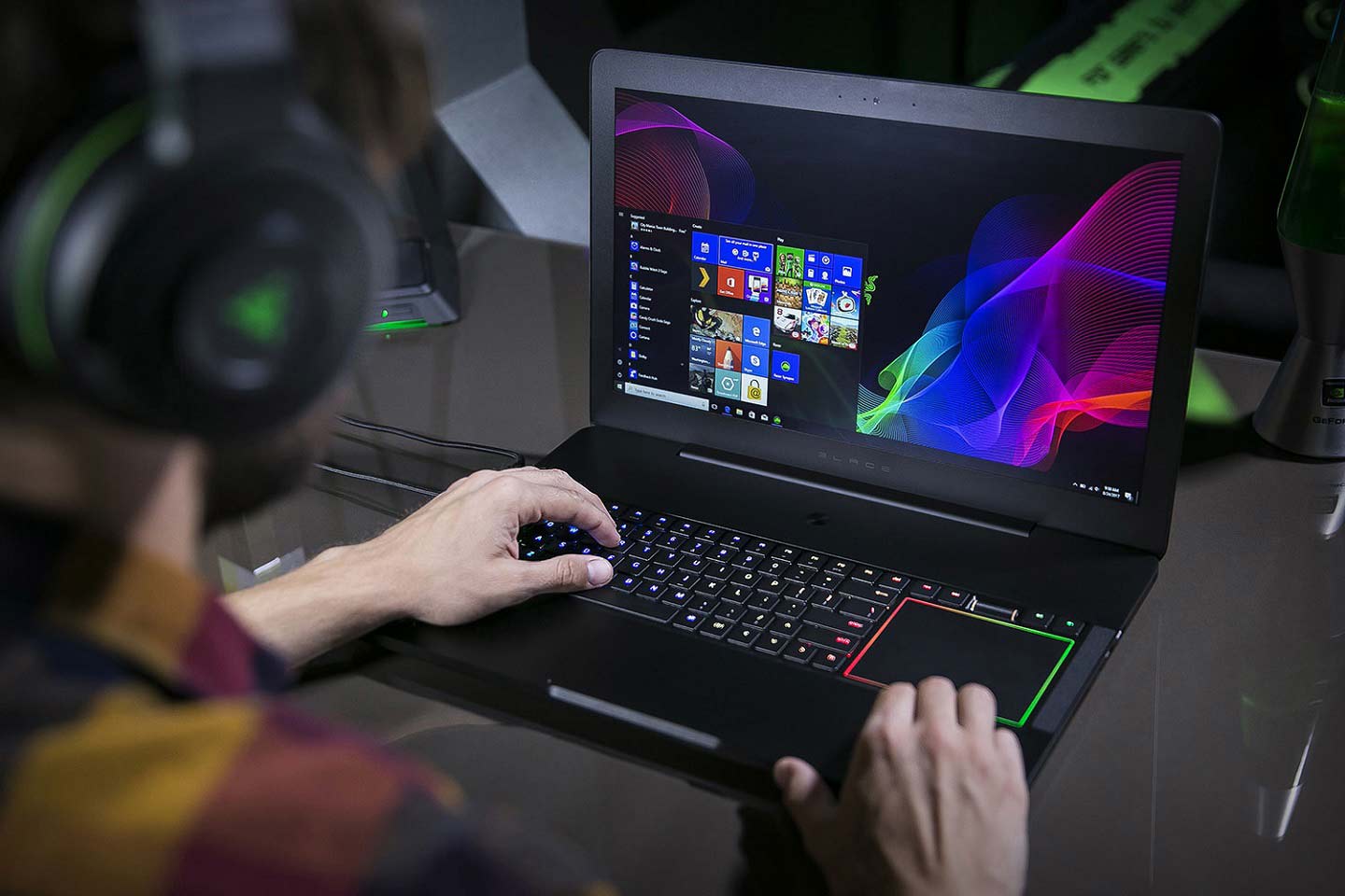 بررسی کامل لپ تاپ Razer Blade Pro
