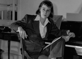 چرا باید کتاب ساعت بی عقربه را بخوانیم؟