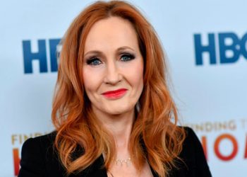 تصویری از جی کی رولینگ نویسنده مجموعه کتاب‌های هری پاتر