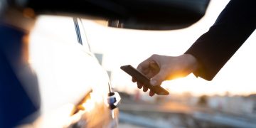 اپل از سوییچ مجازی CarKey در iOS 14 رونمایی کرد