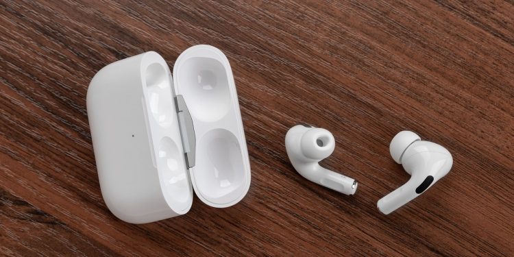 AirPods 3 احتمالاً با طراحی مشابه AirPods Pro عرضه می‌شود