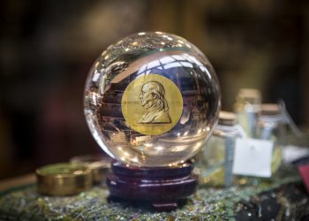 درباره مهم ترین جوایز ادبیات جهان: تندیس های قلمی