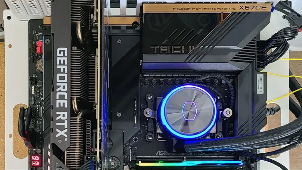 ASRock X670E Taichi